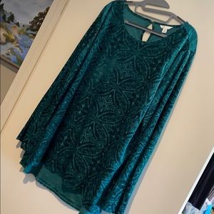 Flowy bell sleeve velvet top